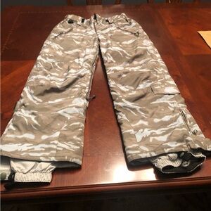 Turbine girls ski/snowboard pants size small fits like 10 / 12 blue green camo